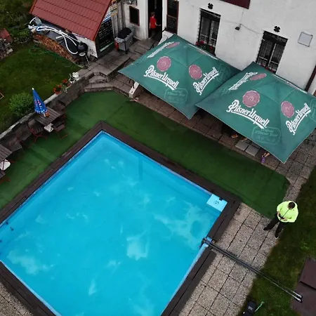 Guest house Paseky U Zapadlych Vlastencu 2*