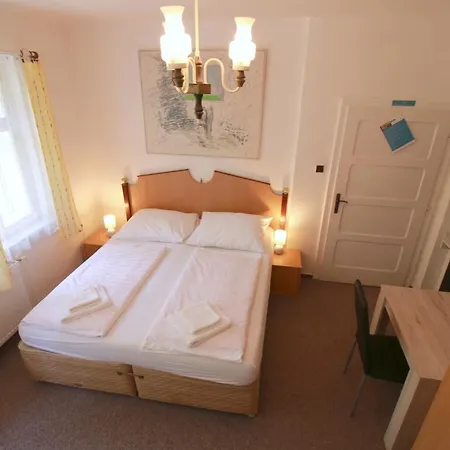 Guest house Paseky U Zapadlych Vlastencu 2*